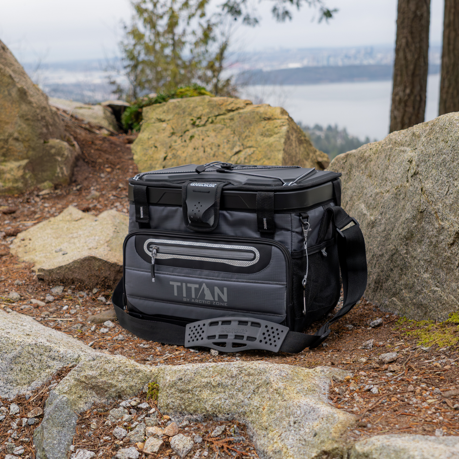ZEROショートタッパー 40 Can Collapsible Zipperless™ Soft Cooler | Titan by Arctic Zone®